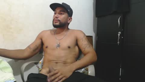Snapshot of mrlevrone1 chatting on June 2026 04:42:02 PM Mrlevrone1 online show from June 2026 04:42:02 PM