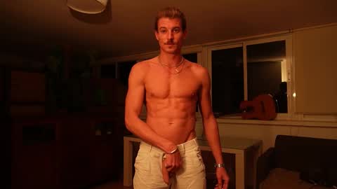 Mr Long online show from November 2025 07:47:01 PM