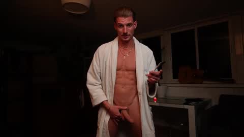 Mr Long online show from December 2025 10:27:02 PM