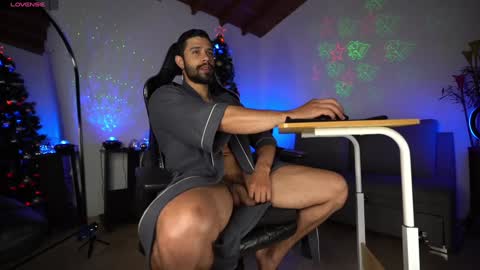 Luis    Instagram   online show from December 2024 01:43:01 AM