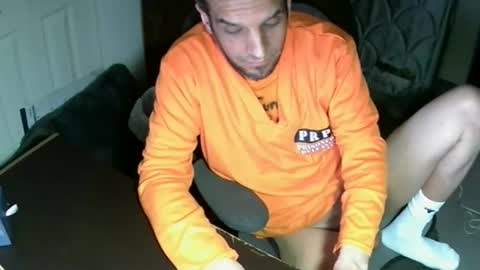 Snapshot of mrmarcxxcam chatting on April 2026 03:44:01 AM MrMarc online show from April 2026 03:44:01 AM