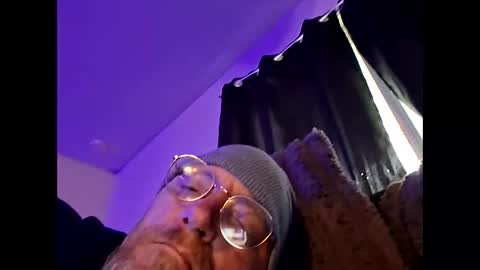 Snapshot of mrnmrsfucks4u chatting on April 2026 11:00:02 PM mrnmrsfucks4u online show from April 2026 11:00:02 PM