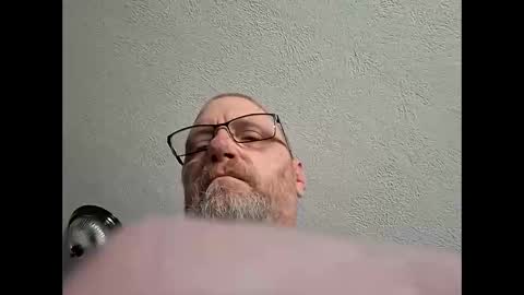 Snapshot of mrnmrsfucks4u chatting on May 2026 05:18:02 PM mrnmrsfucks4u online show from May 2026 05:18:02 PM