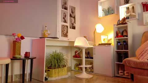 Snapshot of mrs_edha_ chatting on May 2026 02:19:01 AM Edha online show from May 2026 02:19:01 AM