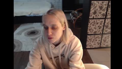 Snapshot of mrsluck chatting on February 2026 02:04:02 PM Sasha online show from February 2026 02:04:02 PM