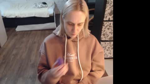 Snapshot of mrsluck chatting on February 2026 03:21:01 PM Sasha online show from February 2026 03:21:01 PM