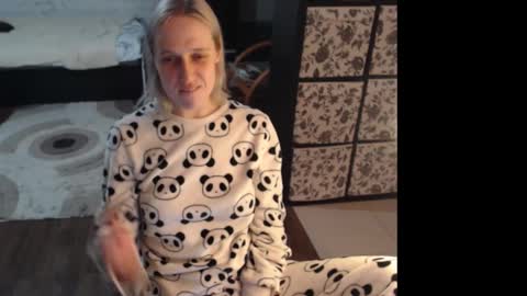 Snapshot of mrsluck chatting on February 2026 06:08:01 PM Sasha online show from February 2026 06:08:01 PM