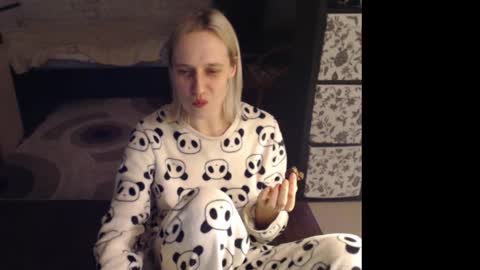 Snapshot of mrsluck chatting on March 2026 11:22:02 PM Sasha online show from March 2026 11:22:02 PM