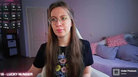 Snapshot of ms_allison chatting on April 2026 12:32:01 PM Allison online show from April 2026 12:32:01 PM