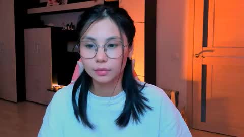 ms_emily_ online show from November 2025 11:32:01 AM