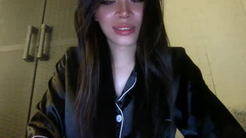 Lara online show from September 2025 10:32:02 PM