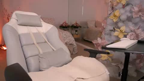 Samantha online show from December 2024 05:04:02 AM