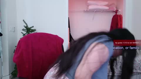 R o r i  SnapChat heyroriv2 wednesday - sunday Noon oclock mountain - 5pm mountain online show from December 2024 08:21:02 PM