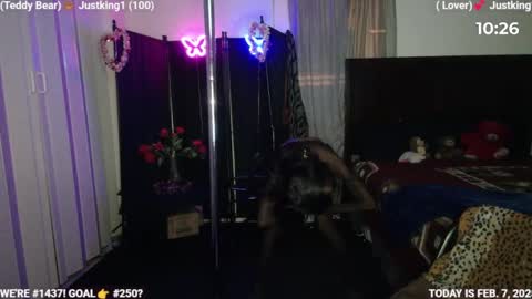 Snapshot of ms_waterworks chatting on February 2025 06:11:02 AM DaPussyFairy online show from February 2025 06:11:02 AM