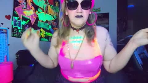 Snapshot of mscuntyluxxe chatting on October 2025 10:16:02 AM Cunty Luxxe online show from October 2025 10:16:02 AM