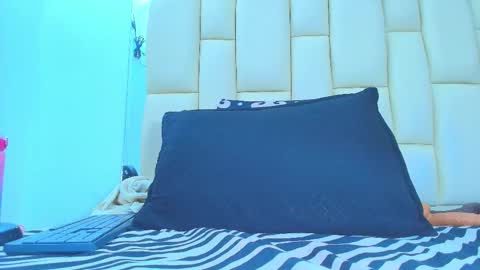 FERNANDA 3 online show from November 2025 03:30:02 AM