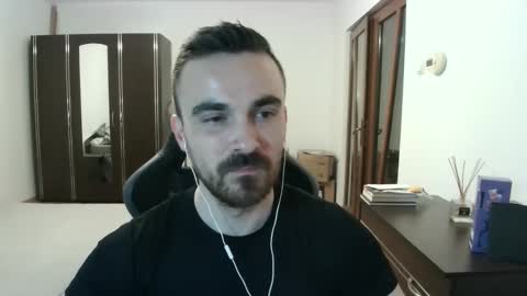 Snapshot of mu5clemania chatting on April 2026 06:24:02 PM Victor online show from April 2026 06:24:02 PM