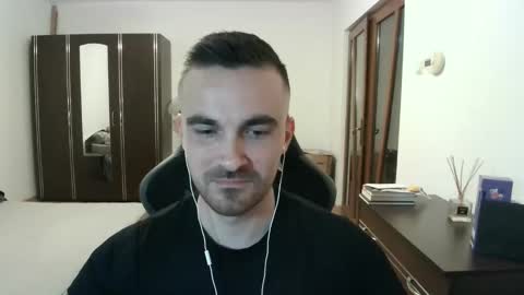 Snapshot of mu5clemania chatting on April 2026 06:58:01 PM Victor online show from April 2026 06:58:01 PM