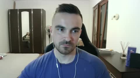 Snapshot of mu5clemania chatting on May 2026 05:28:02 PM Victor online show from May 2026 05:28:02 PM