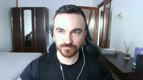 Snapshot of mu5clemania chatting on May 2026 12:23:02 PM Victor online show from May 2026 12:23:02 PM