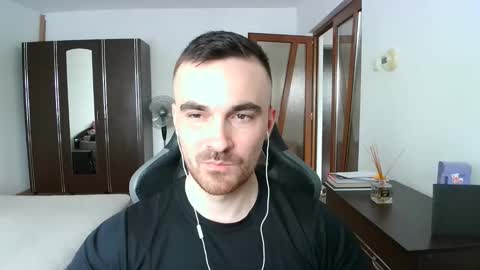 Snapshot of mu5clemania chatting on May 2026 01:06:01 PM Victor online show from May 2026 01:06:01 PM