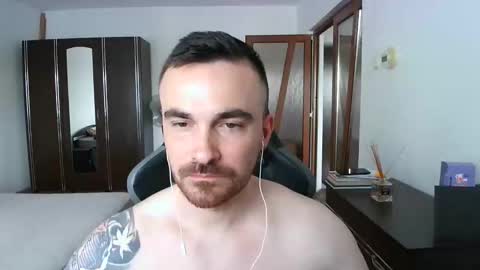 Snapshot of mu5clemania chatting on May 2026 04:35:01 PM Victor online show from May 2026 04:35:01 PM
