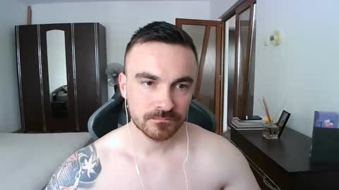 Snapshot of mu5clemania chatting on May 2026 02:03:01 PM Victor online show from May 2026 02:03:01 PM