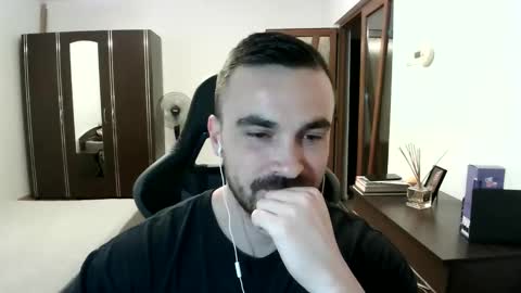 Snapshot of mu5clemania chatting on June 2026 06:53:01 PM Victor online show from June 2026 06:53:01 PM