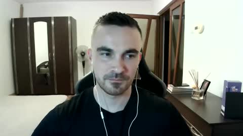 Snapshot of mu5clemania chatting on June 2026 06:57:02 PM Victor online show from June 2026 06:57:02 PM