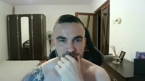 Snapshot of mu5clemania chatting on June 2026 06:57:01 PM Victor online show from June 2026 06:57:01 PM