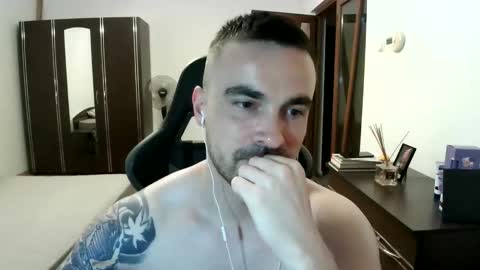 Snapshot of mu5clemania chatting on June 2026 06:23:02 PM Victor online show from June 2026 06:23:02 PM