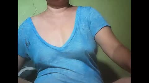 Snapshot of muffy_bunny chatting on September 2025 07:39:01 PM muffy_bunny online show from September 2025 07:39:01 PM