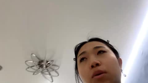 Mia online show from March 2026 10:22:01 PM