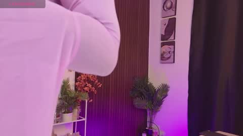 Snapshot of mulata_ch chatting on May 2026 02:08:02 AM HEY GUYS IF YOU LIKE SEXY SHOW YOU ARE IN THE CORRECT PLACE CU WENESDAY PVT OPEN TRANSMISSION TIME 5 PM - 10 PM COLOMBIA online show from May 2026 02:08:02 AM