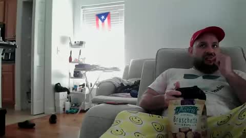 Snapshot of munchies420 chatting on February 2026 06:02:01 PM Bearded online show from February 2026 06:02:01 PM