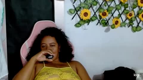 Snapshot of munecaoscura chatting on October 2025 05:33:01 AM Mueca Oscura online show from October 2025 05:33:01 AM