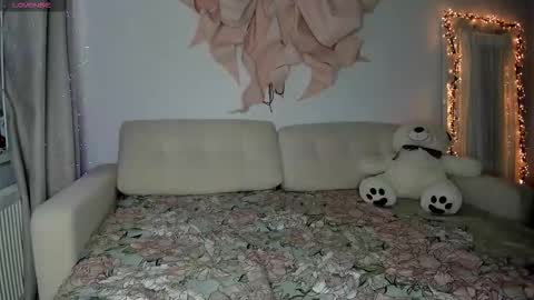 Snapshot of murr__murr chatting on December 2025 02:35:02 PM Enn online show from December 2025 02:35:02 PM