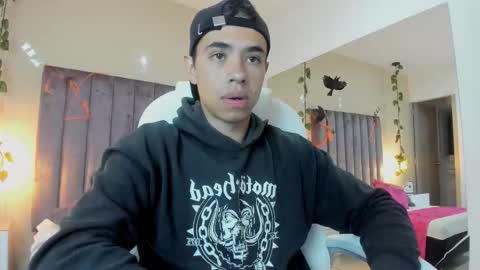 Snapshot of muscle_scott chatting on October 2025 12:13:02 PM muscle scott online show from October 2025 12:13:02 PM