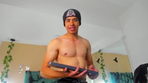 Snapshot of muscle_scott chatting on October 2025 12:36:02 PM muscle scott online show from October 2025 12:36:02 PM
