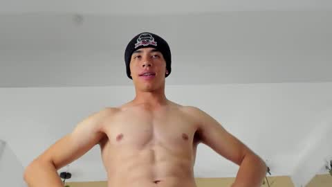 Snapshot of muscle_scott chatting on October 2025 12:26:02 PM muscle scott online show from October 2025 12:26:02 PM