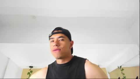 Snapshot of muscle_scott chatting on October 2025 12:17:01 PM muscle scott online show from October 2025 12:17:01 PM
