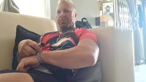 muscledaddy69s online show from December 2025 11:04:01 AM