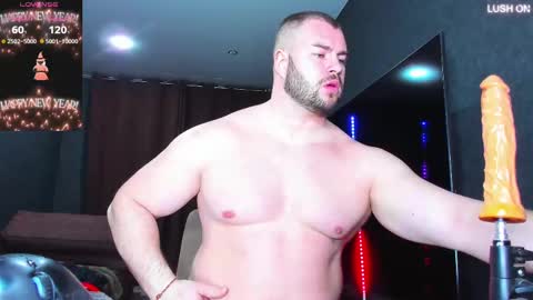 Snapshot of muscularjohnforu chatting on March 2025 06:54:01 PM click icon for peach  online show from March 2025 06:54:01 PM