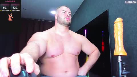 Snapshot of muscularjohnforu chatting on March 2025 05:35:02 PM click icon for peach  online show from March 2025 05:35:02 PM