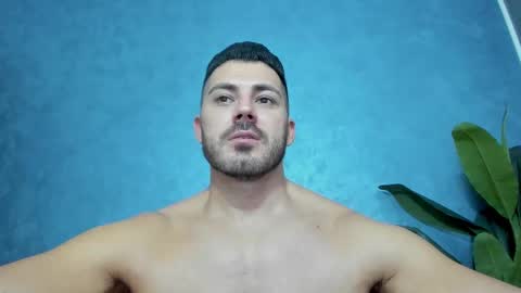 Snapshot of muscularmaster chatting on December 2024 01:18:02 AM muscularmaster onlyfans online show from December 2024 01:18:02 AM