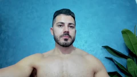 Snapshot of muscularmaster chatting on January 2025 01:30:01 AM muscularmaster onlyfans online show from January 2025 01:30:01 AM