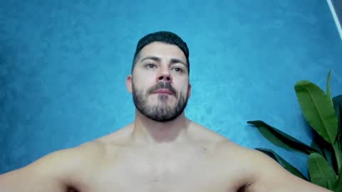 Snapshot of muscularmaster chatting on January 2025 12:59:01 AM muscularmaster onlyfans online show from January 2025 12:59:01 AM
