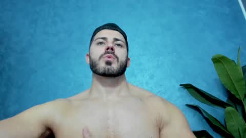 Snapshot of muscularmaster chatting on January 2025 11:00:01 PM muscularmaster onlyfans online show from January 2025 11:00:01 PM