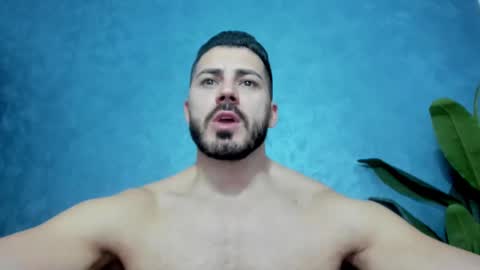 Snapshot of muscularmaster chatting on February 2025 01:58:02 AM muscularmaster onlyfans online show from February 2025 01:58:02 AM