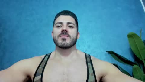 Snapshot of muscularmaster chatting on February 2025 10:04:02 PM muscularmaster onlyfans online show from February 2025 10:04:02 PM